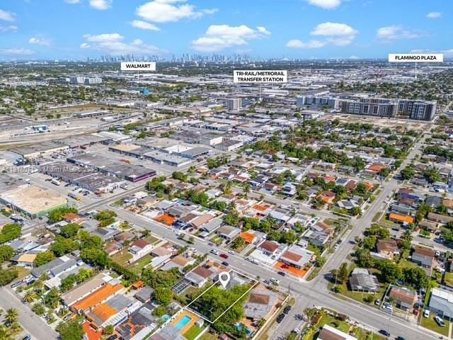 Photo - 911 E 32nd St