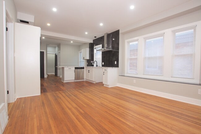 Building Photo - 5016 Seminole St