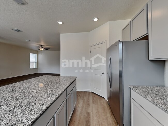 Photo - 2718 Meadowood Heights