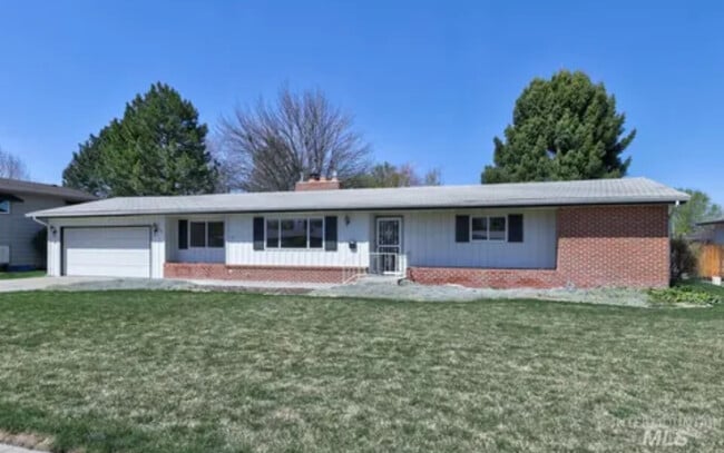 Building Photo - 520 W Bird Ave Rental