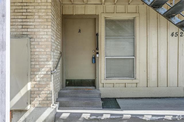 Building Photo - 4524 Amesbury Dr Unit A Rental
