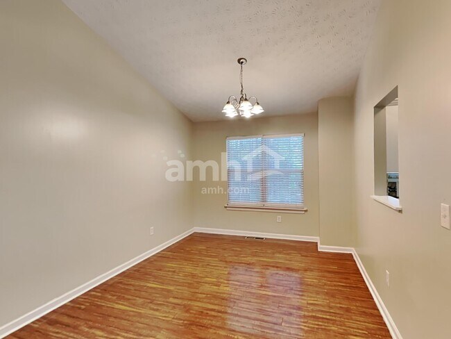 Photo - 2279 Halcyon Way