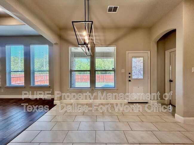 Photo - 1612 Town Creek Cir