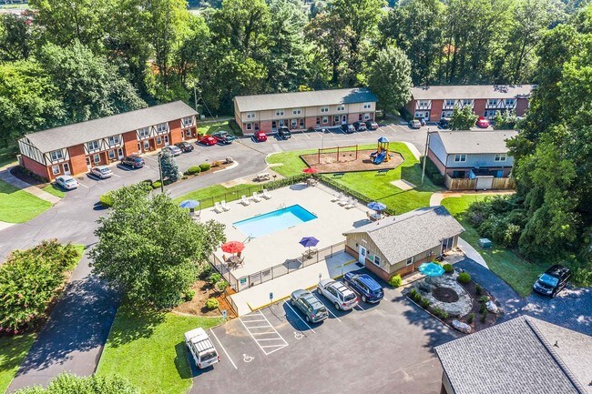 Photo - Woodbridge Apartments