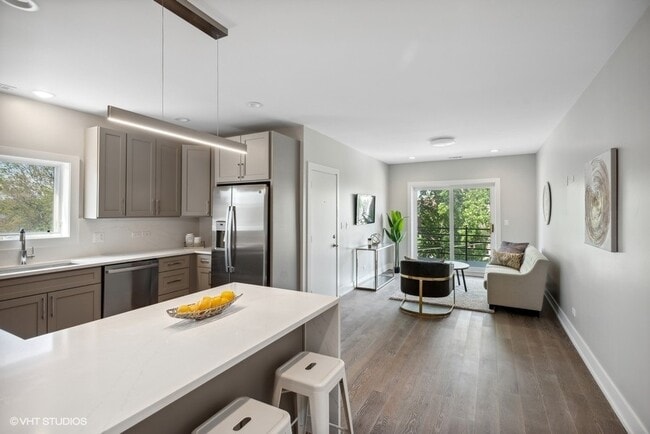 Photo - 4824 S Champlain Ave Unit 2