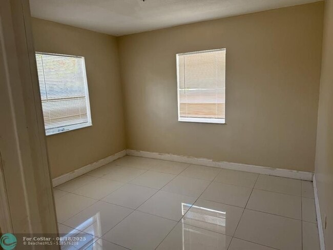 Photo - 1942 Buchanan St