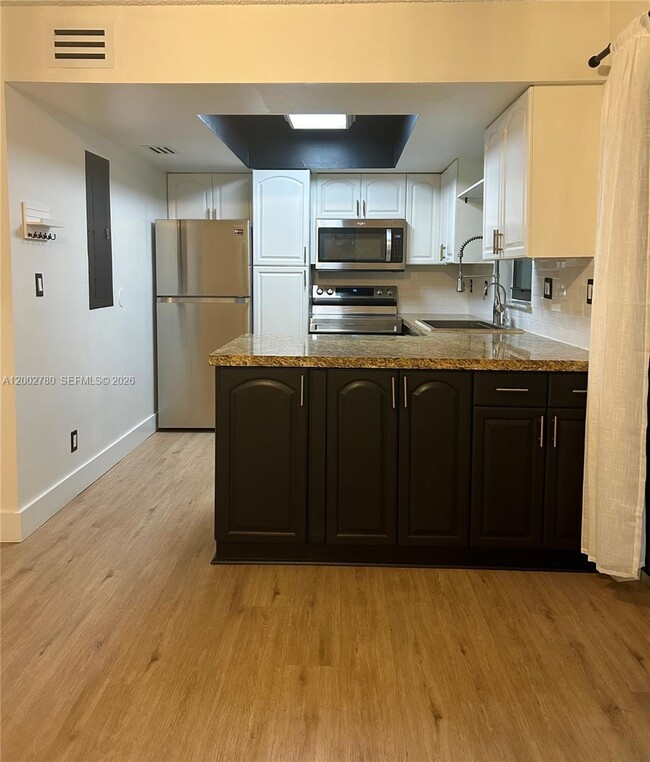 Photo - 10 Laredo Pl