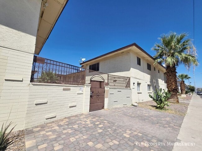 Building Photo - 1904 Rexford Dr Unit #1 Rental