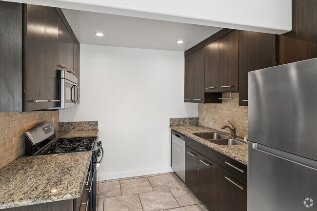 2BR, 2BA - 1,100SF - Kitchen