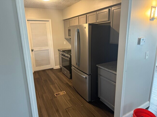 Photo - 120 Lakeview Blvd