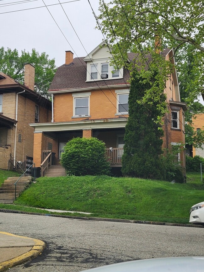 Building Photo - 124 Giffin Ave Unit 124 giffin ave apt 2