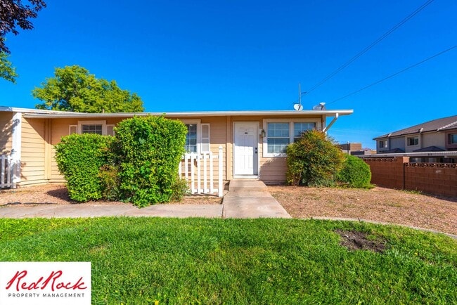 Photo - Charming 2 Bed / 1 Bath Apartment in a Prime Location Unit 1202