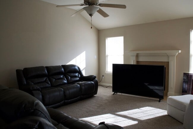 Photo - Nice 3 Bed 2 Bath House In Vanderveen Crossing!