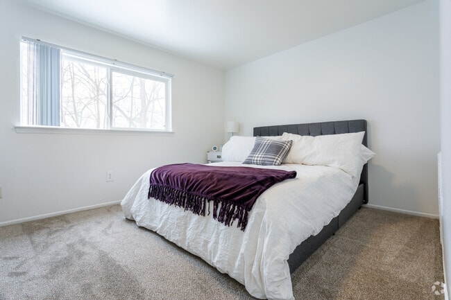 2 BR, 1 BA - 870 SF, Townhome