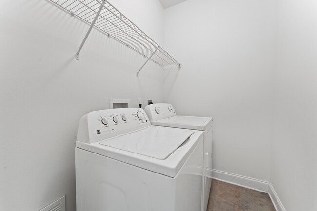 Photo - 209 S Laurel St