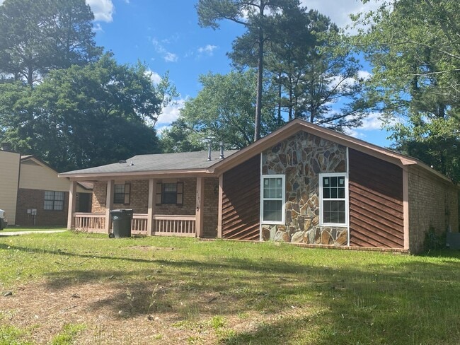 2105 Vail Dr