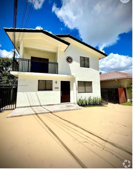 Building Photo - 2324 SW 57th Ave Unit CT Rental