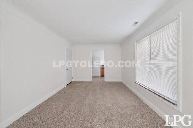 Photo - 3430 Douglas Rd Unit 3