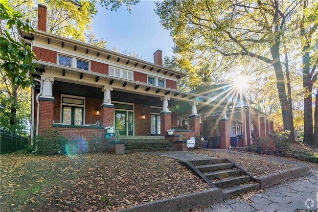 Building Photo - 877 Edgewood Ave NE Rental