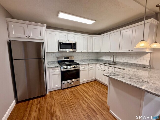 Photo - 1168 Main St Unit B6