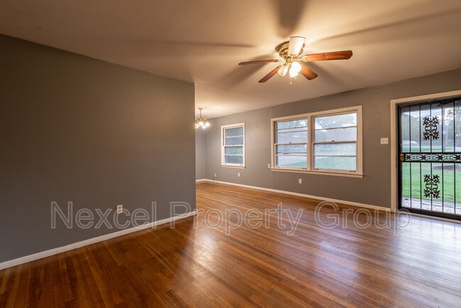 Photo - 430 N Graham St