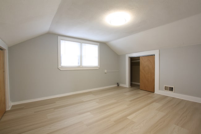 Photo - 348 W Pike St