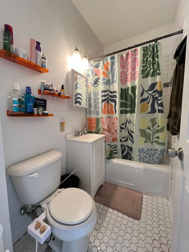 Photo - 1209-09B E Kane Pl Unit Lower