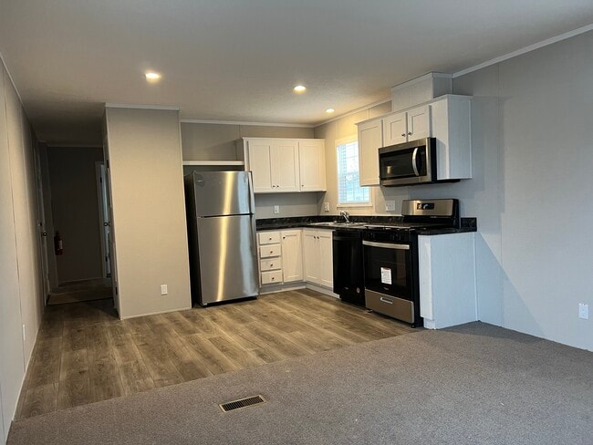 Building Photo - 50 Ash Ave