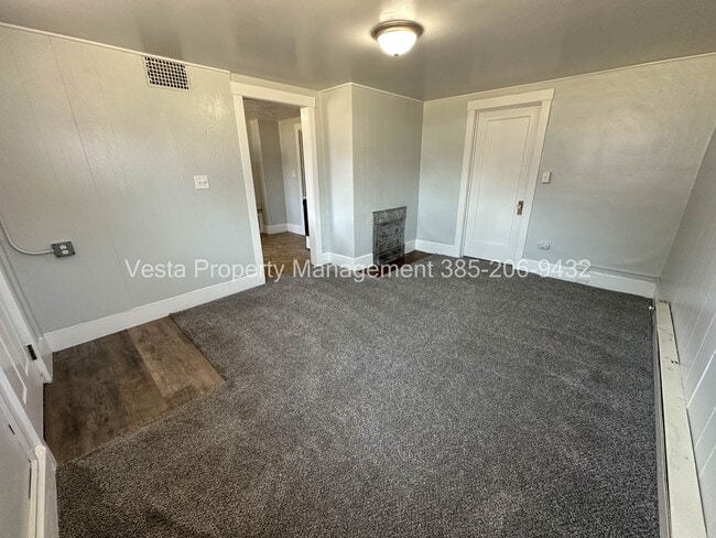 Photo - 1082 Doxey St