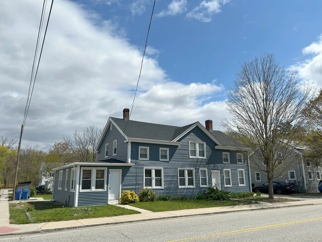 Building Photo - 108 Main St Unit 108 Main Steet Batlic, CT