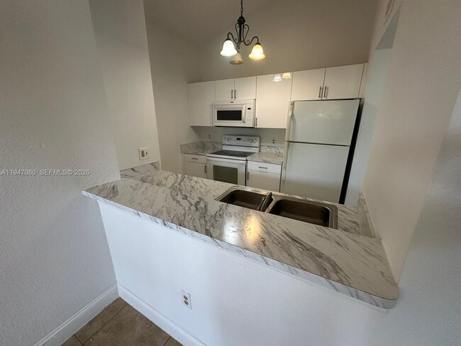 Photo - 2881 N Oakland Forest Dr Unit 202