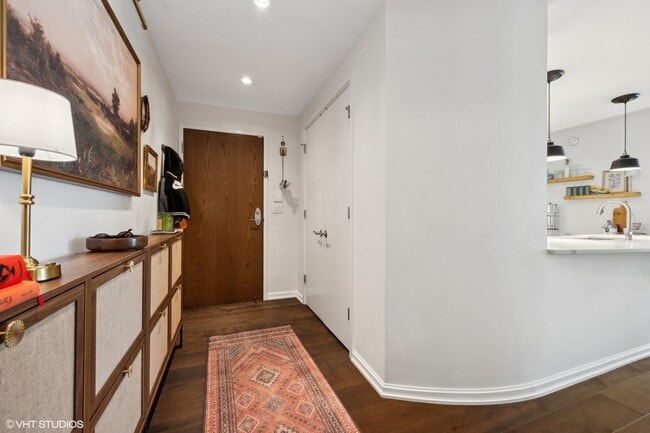 Photo - 160 E Illinois St Unit 1102