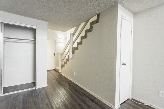 Photo - 641 Gayley Ave