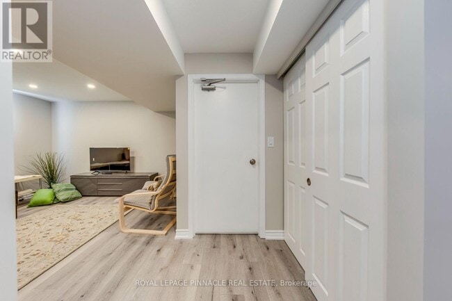 Photo - 1292 Willowbank Trail