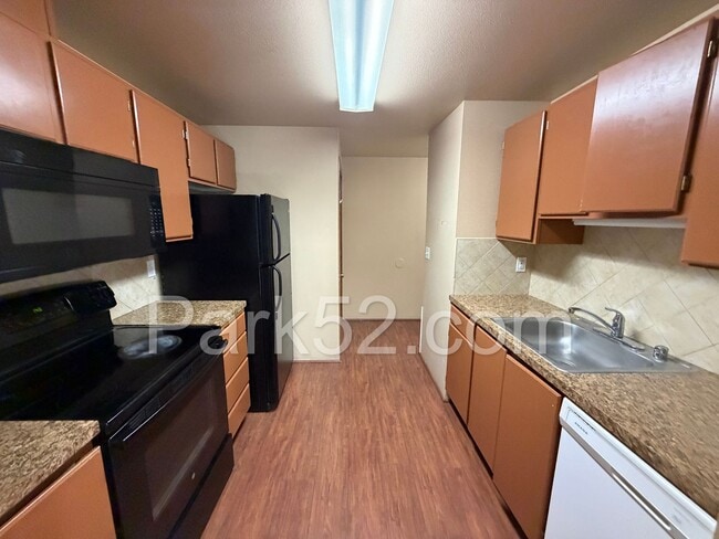 Photo - 1st Full Month Free! Puyallup Area 2 Bedroom 2nd Floor Apartment Unit 17728-C