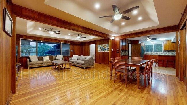 Building Photo - 254A Kuliouou Rd