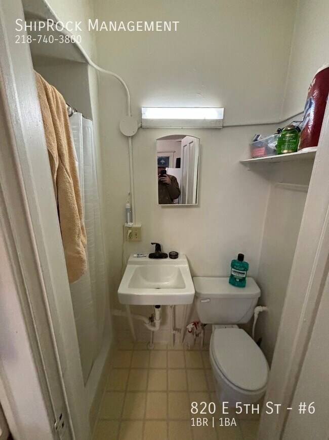 Photo - 820 E 5th St Unit #6