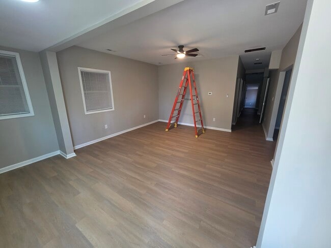 Photo - 1236 Algonquin Pky