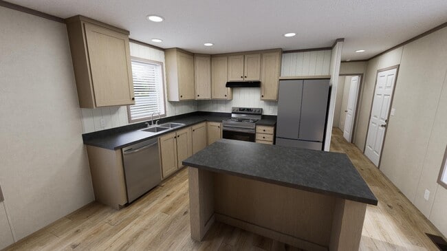 Building Photo - 5498 Toms Pl