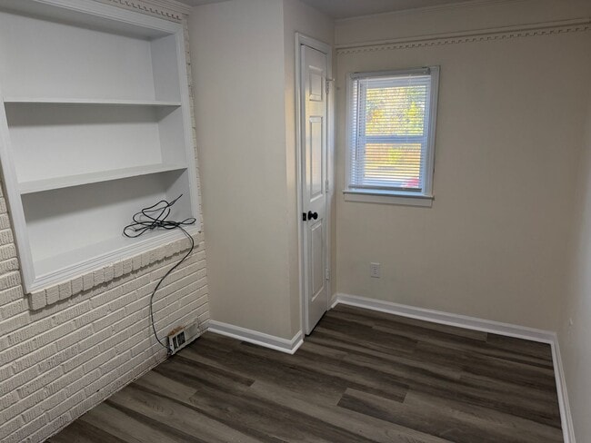 Photo - Adorable 2 Bedroom Home with Bonus Room!