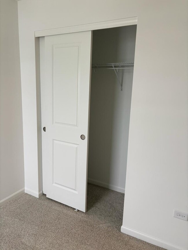 Photo - 450 Hathaway Ln