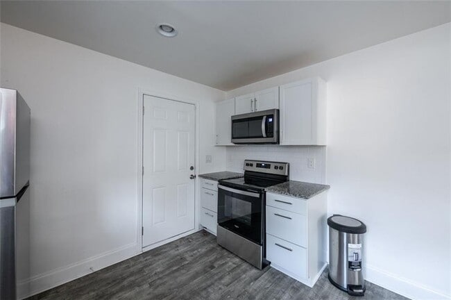 Photo - 2973 1st Ave SW