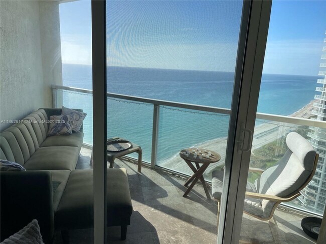 Building Photo - 16699 Collins Ave Unit 2310 Rental