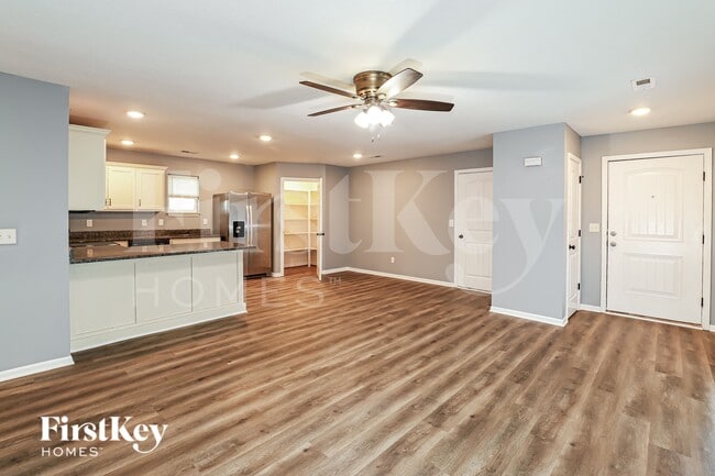 Photo - 5110 N Bellaire Ave