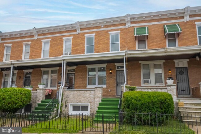 Photo - 2211 W Saratoga St Townhome