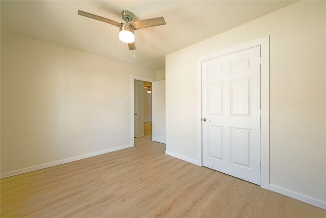 Building Photo - 912 Church St Unit 3