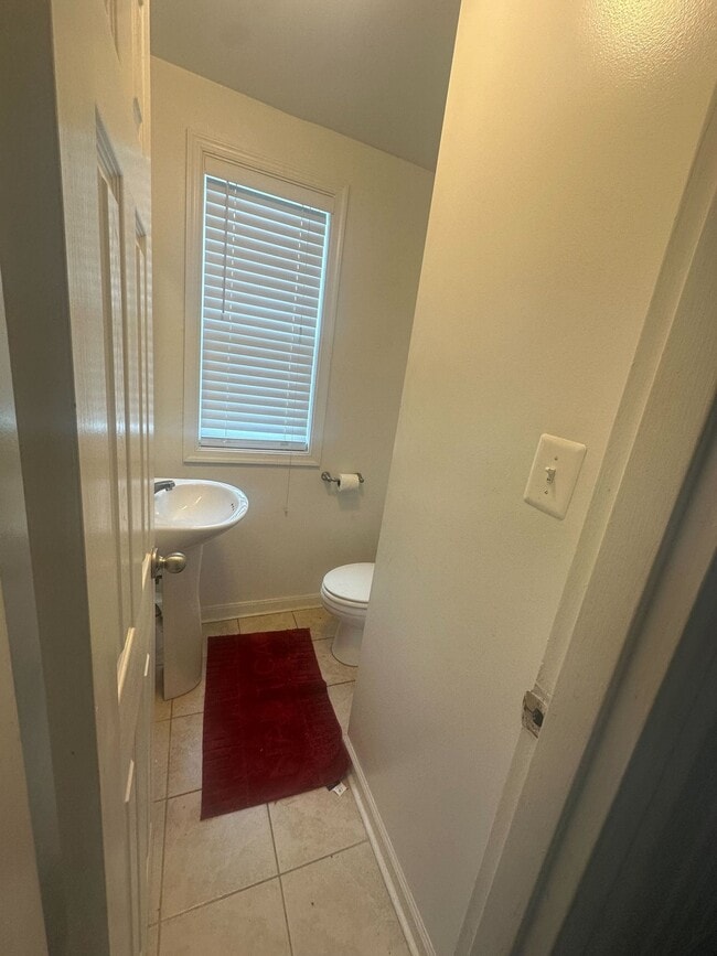 Photo - 2301 Iverson St