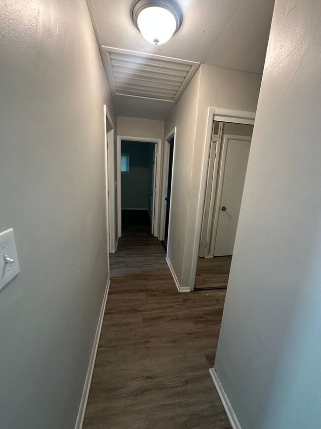Photo - 4 Bed 1 Bath