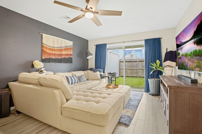 Photo - 207 Granberry St