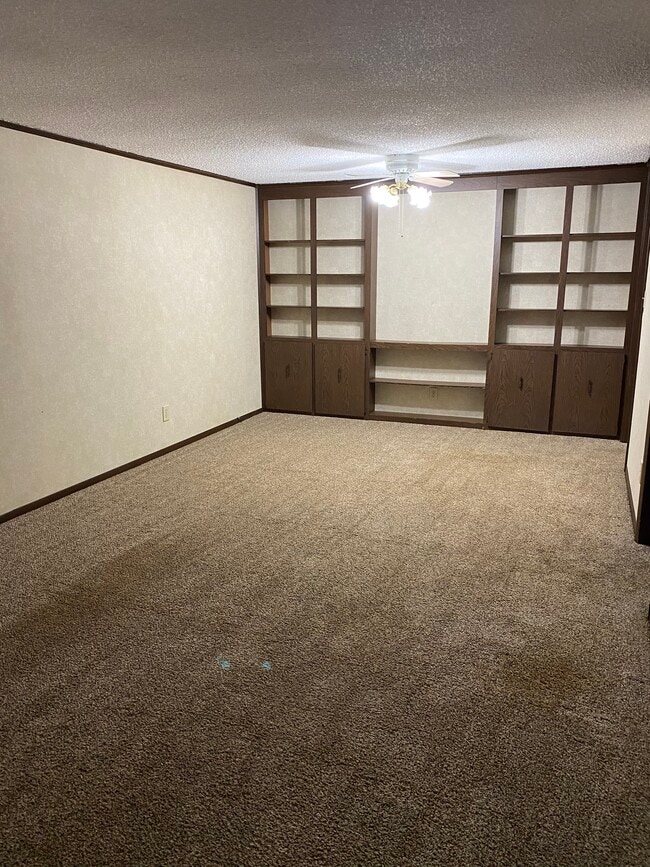 Building Photo - Greenglen Rental